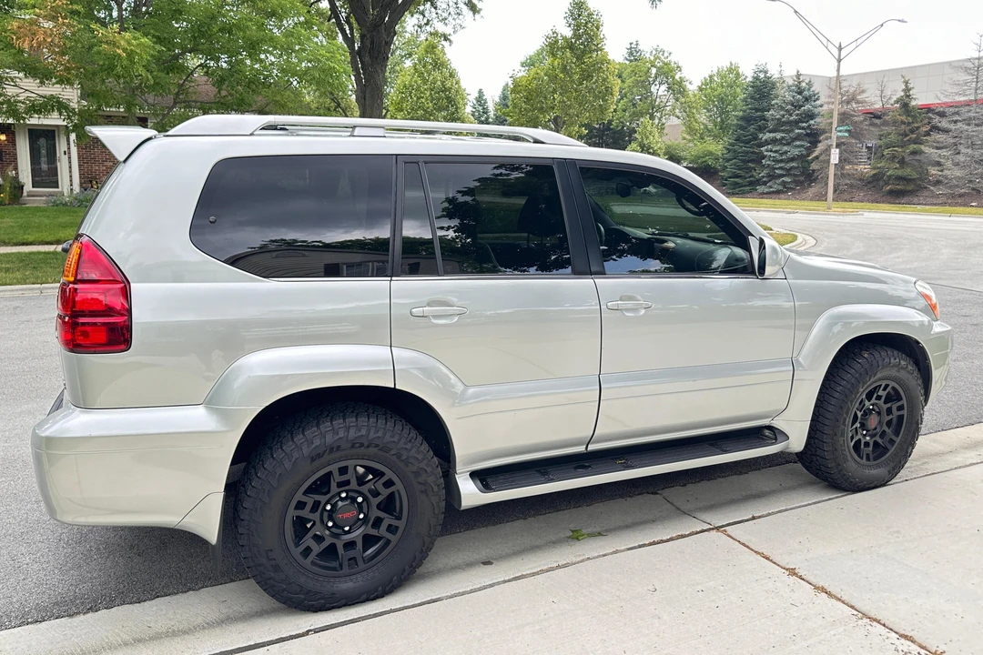 2004 Lexus GX 1st Gen - Image 4 of 31
