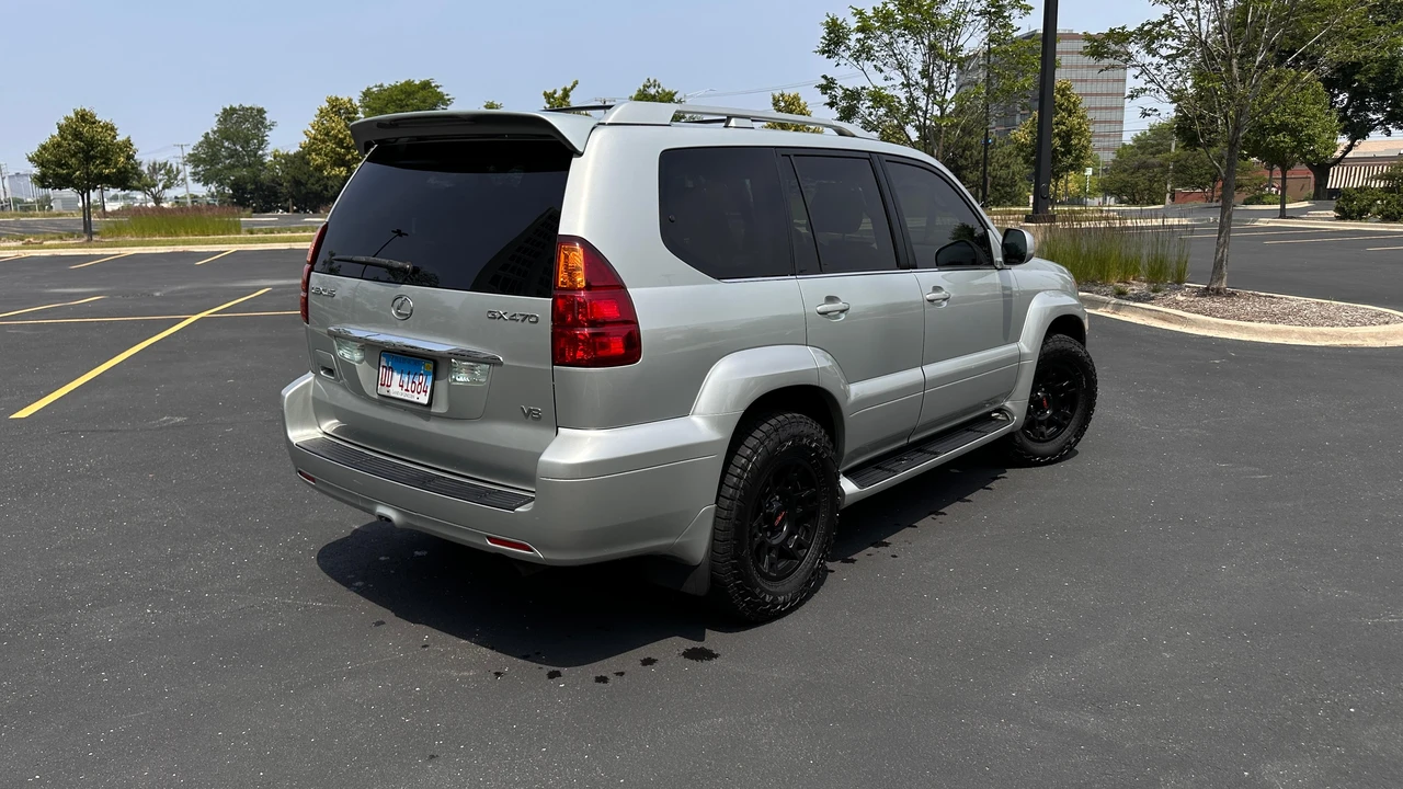 2004 Lexus GX 1st Gen - Image 18 of 31