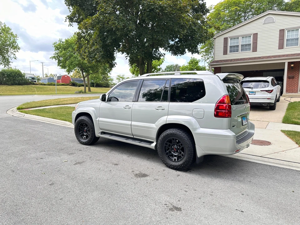2004 Lexus GX 1st Gen - Image 12 of 31