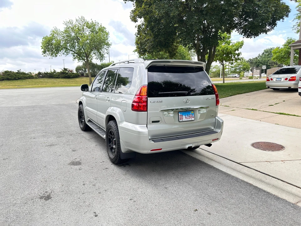 2004 Lexus GX 1st Gen - Image 13 of 31