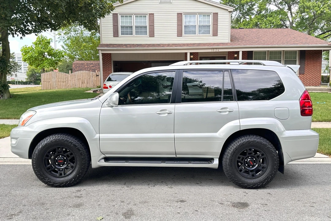 2004 Lexus GX 1st Gen - Image 3 of 31