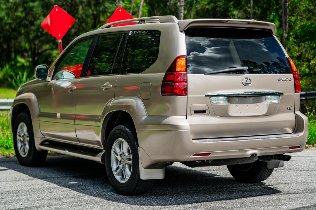 2004 Lexus GX 1st Gen - Image 4 of 31