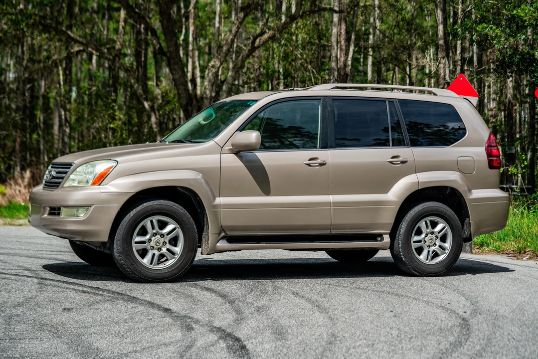 2004 Lexus GX 1st Gen - Image 12 of 31