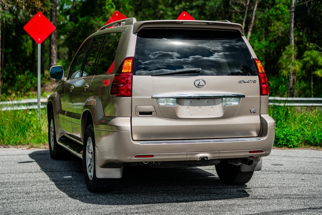 2004 Lexus GX 1st Gen - Image 18 of 31