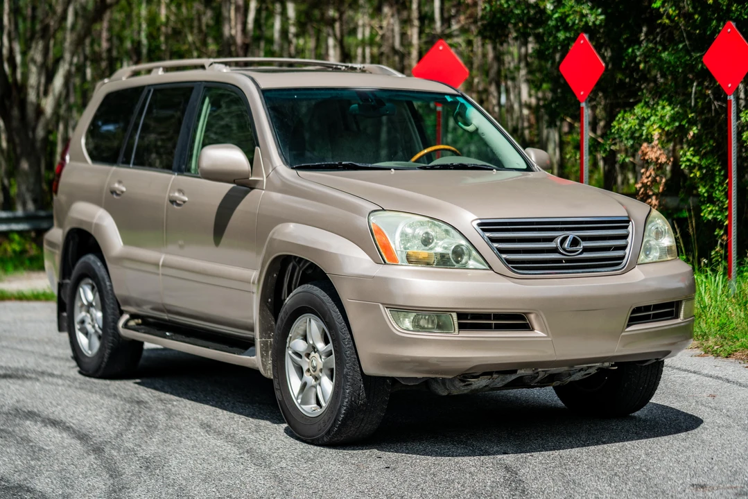 2004 Lexus GX 1st Gen - Image 28 of 31