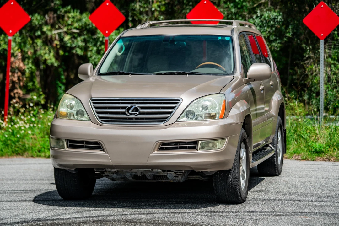 2004 Lexus GX 1st Gen - Image 7 of 31