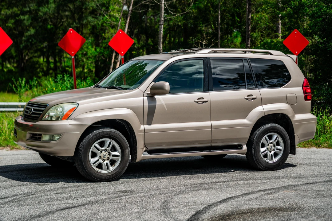 2004 Lexus GX 1st Gen - Image 11 of 31