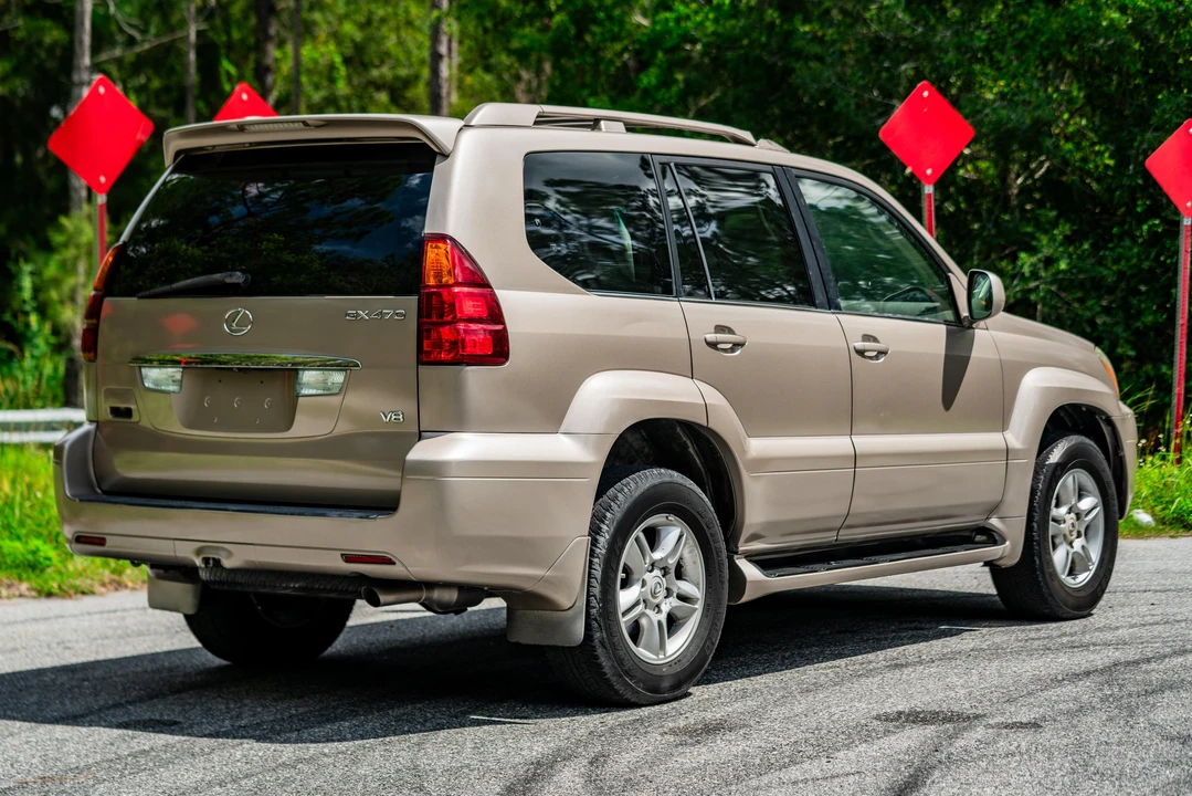 2004 Lexus GX 1st Gen - Image 22 of 31