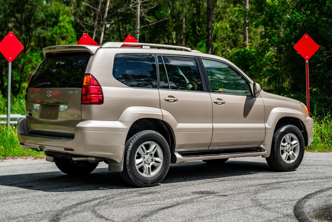 2004 Lexus GX 1st Gen - Image 23 of 31