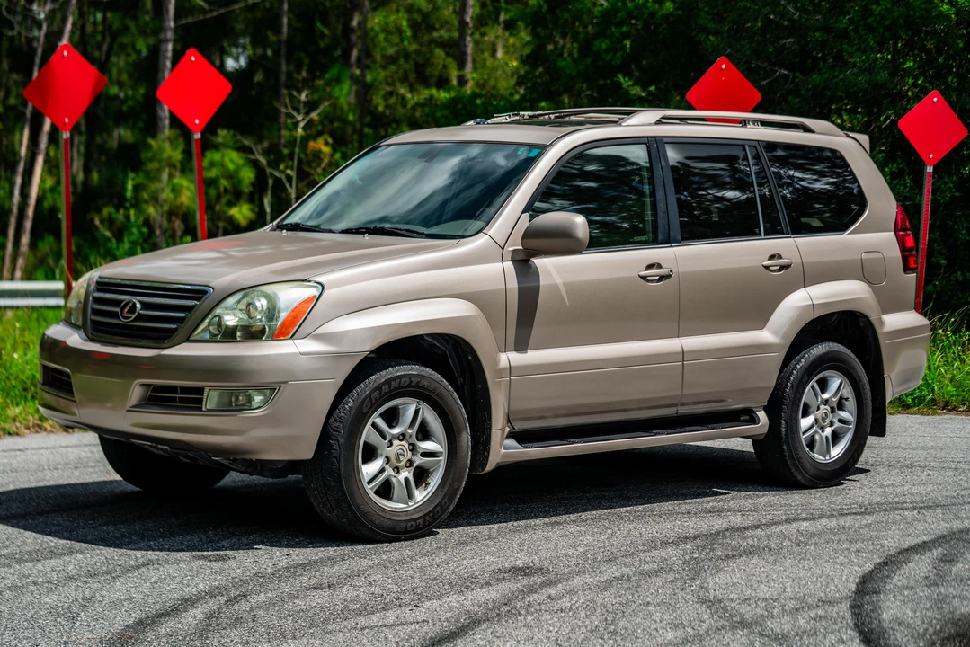 2004 Lexus GX 1st Gen - Image 10 of 31