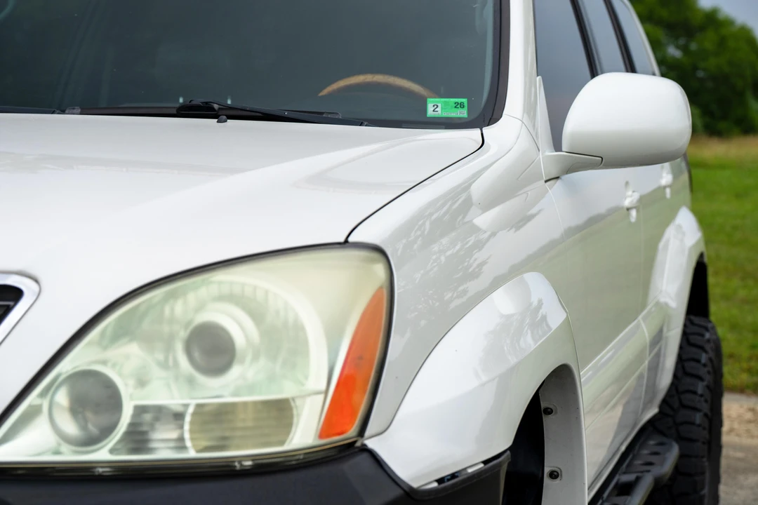 2004 Lexus GX 1st Gen - Image 13 of 31