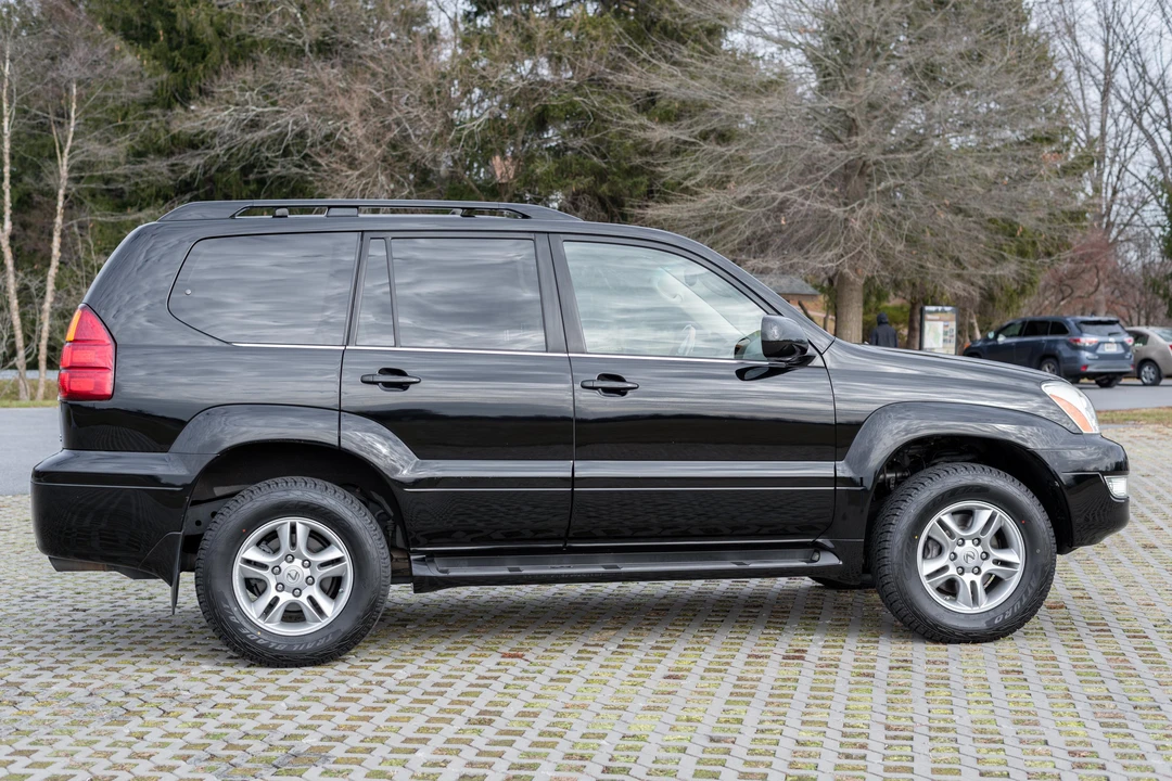 2004 Lexus GX 1st Gen - Image 9 of 31