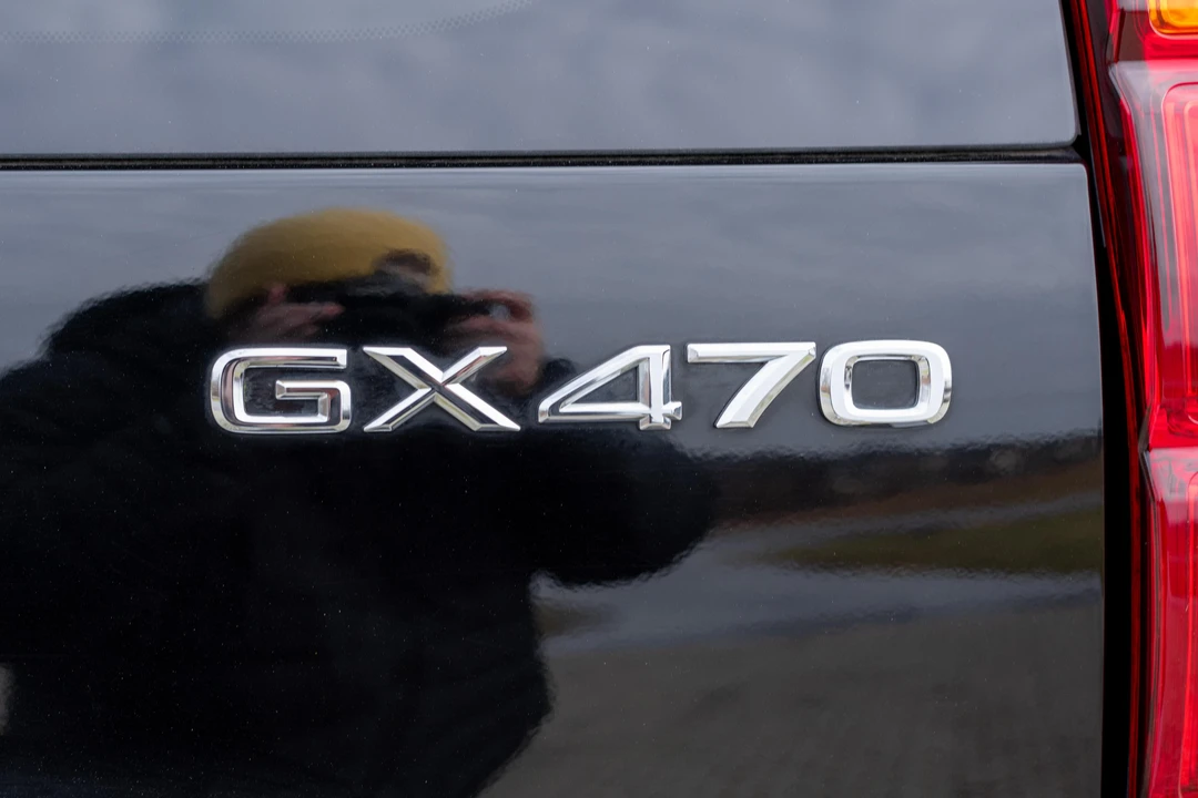 2004 Lexus GX 1st Gen - Image 15 of 31