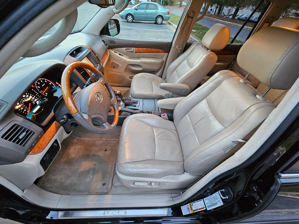 2004 Lexus GX 1st Gen - Image 29 of 31