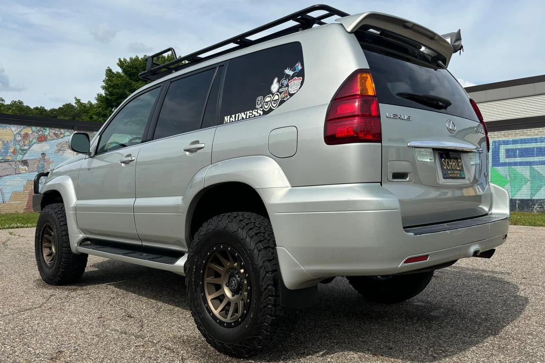 2004 Lexus GX 1st Gen - Image 4 of 31
