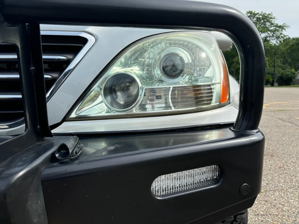 2004 Lexus GX 1st Gen - Image 16 of 31