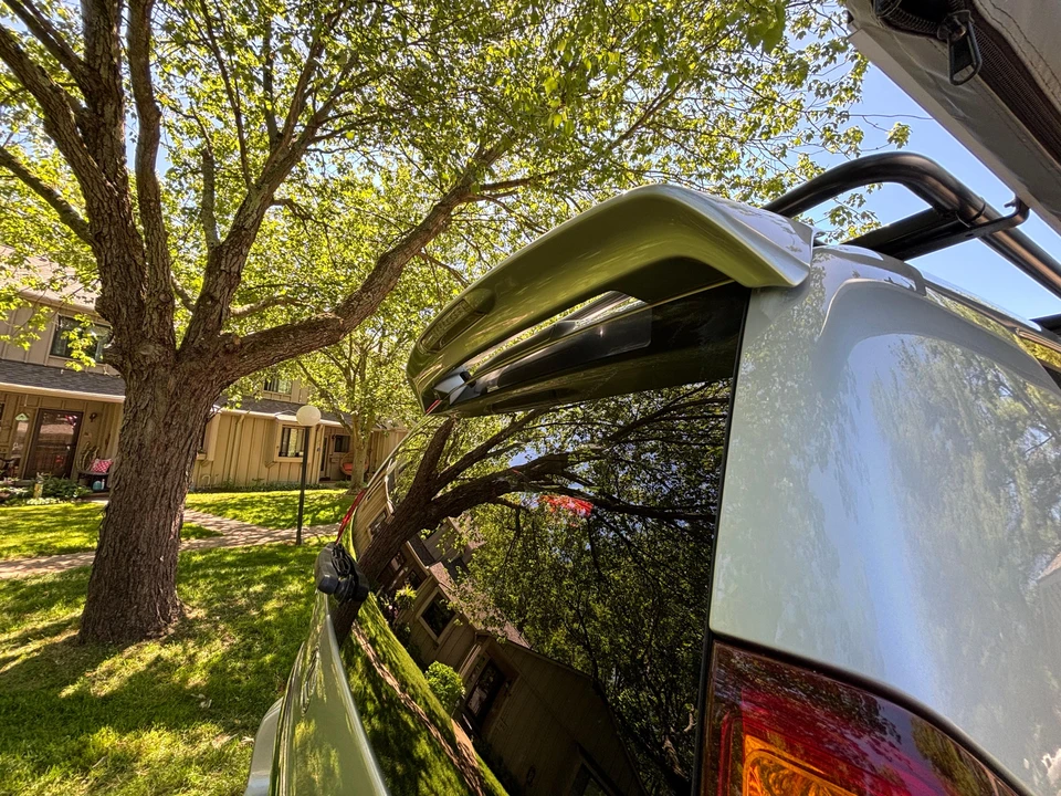 2004 Lexus GX 1st Gen - Image 26 of 31