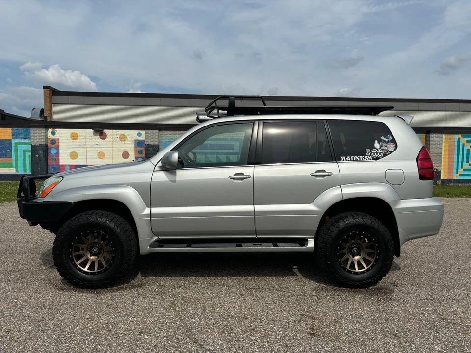 2004 Lexus GX 1st Gen - Image 8 of 31