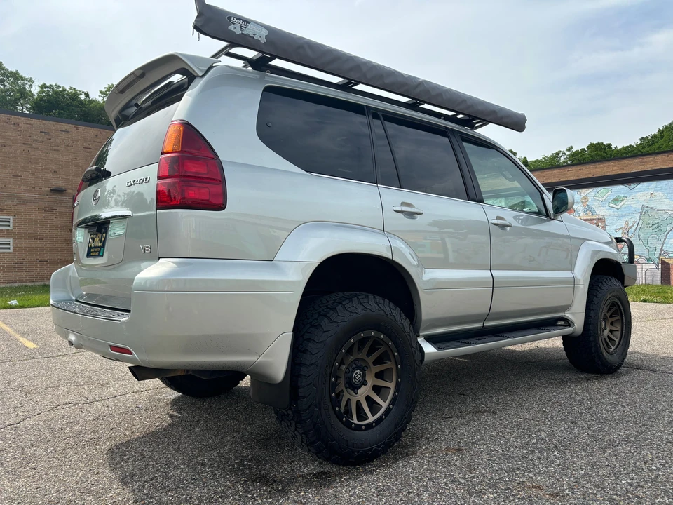 2004 Lexus GX 1st Gen - Image 10 of 31