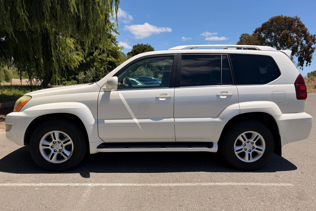 2004 Lexus GX 1st Gen - Image 3 of 31