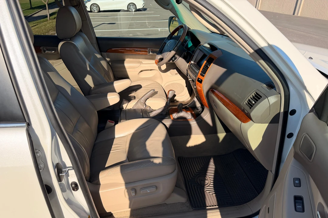 2004 Lexus GX 1st Gen - Image 20 of 31