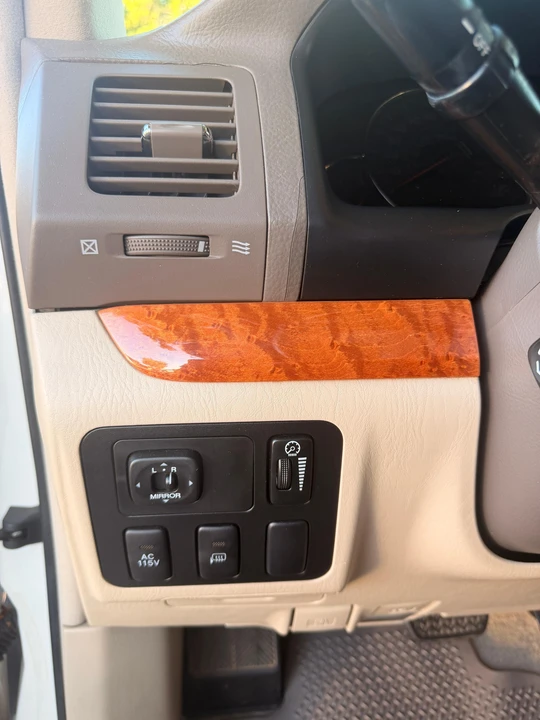 2004 Lexus GX 1st Gen - Image 29 of 31