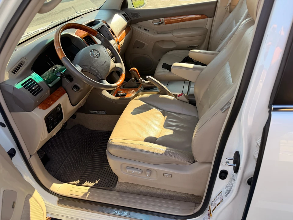 2004 Lexus GX 1st Gen - Image 23 of 31