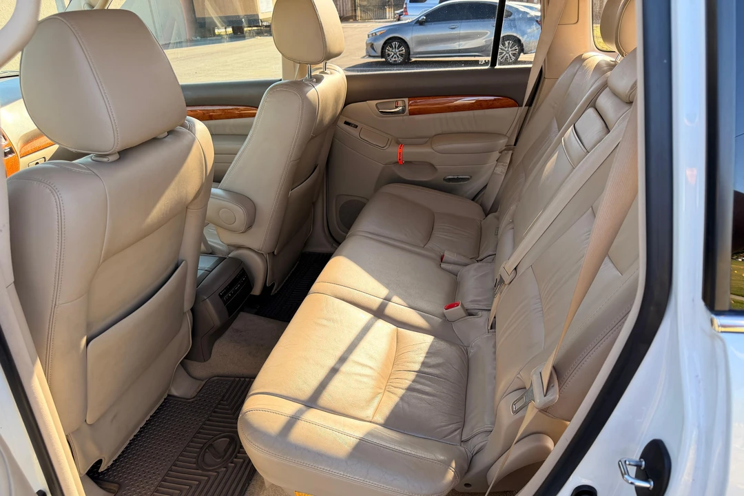2004 Lexus GX 1st Gen - Image 21 of 31