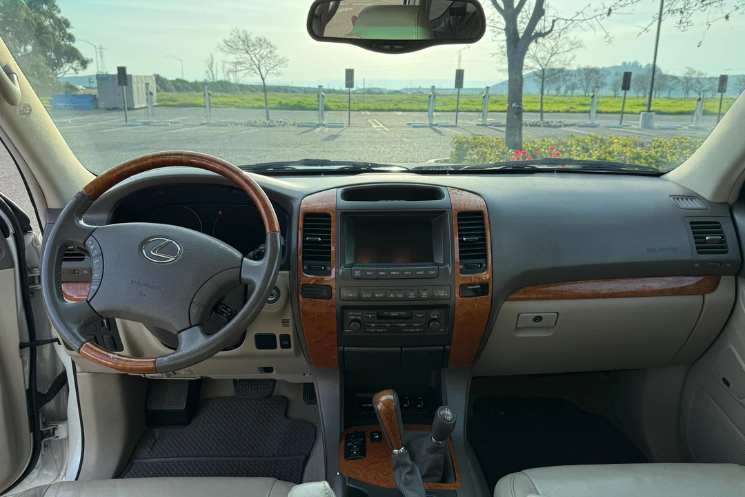 2004 Lexus GX 1st Gen - Image 19 of 31