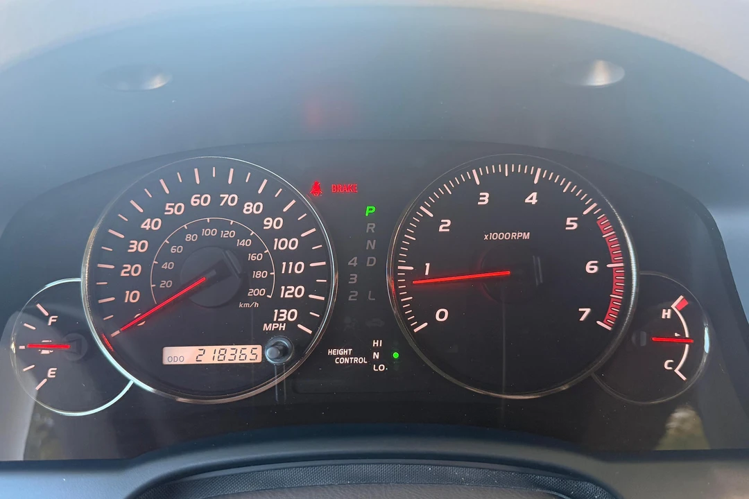 2004 Lexus GX 1st Gen - Image 22 of 31
