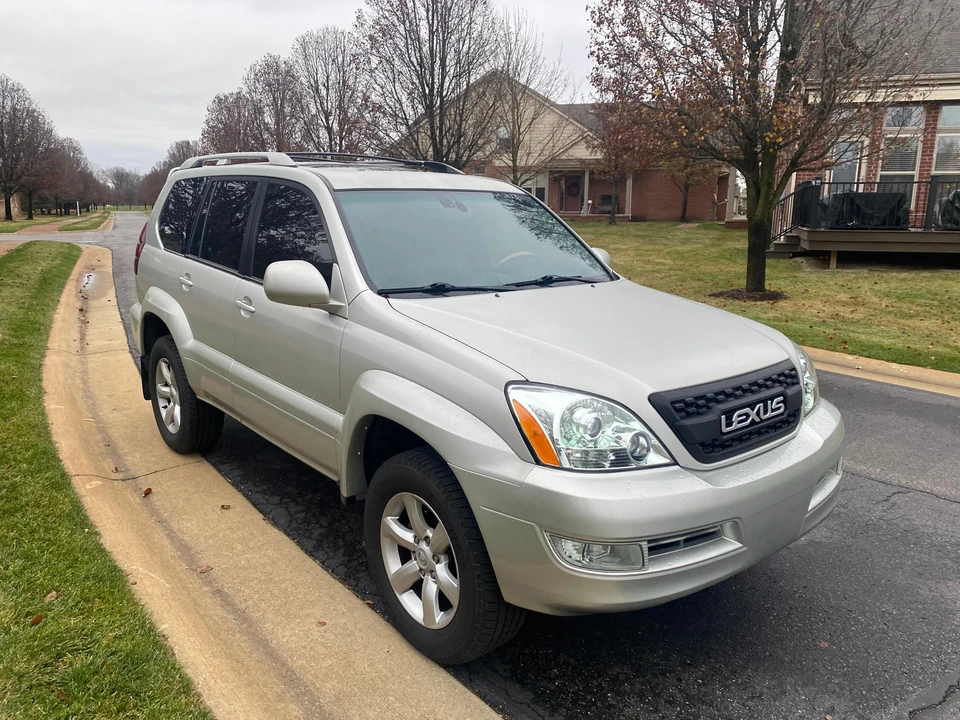 2004 Lexus GX 1st Gen - Image 22 of 31