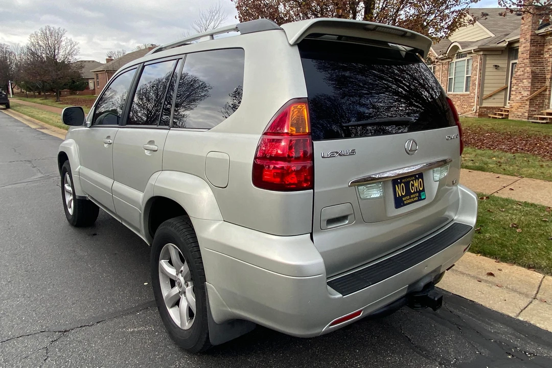 2004 Lexus GX 1st Gen - Image 4 of 31