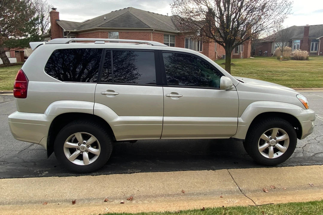 2004 Lexus GX 1st Gen - Image 3 of 31
