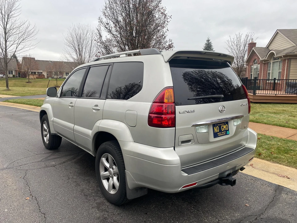 2004 Lexus GX 1st Gen - Image 14 of 31