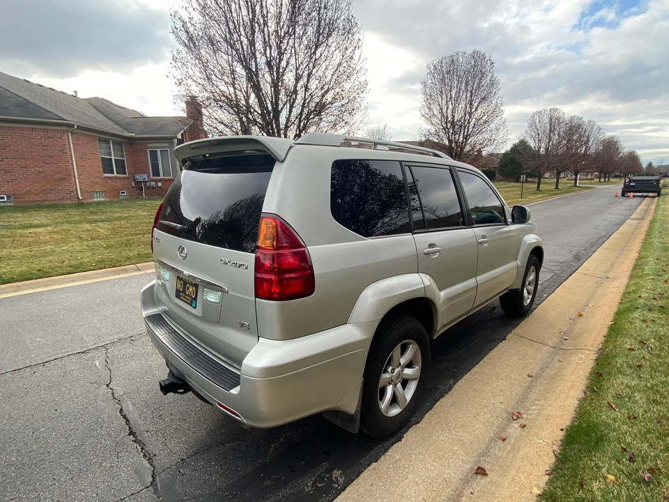 2004 Lexus GX 1st Gen - Image 19 of 31