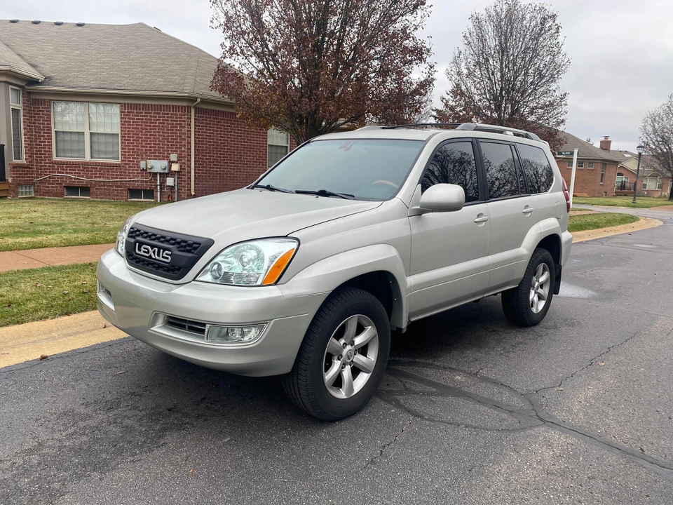 2004 Lexus GX 1st Gen - Image 8 of 31