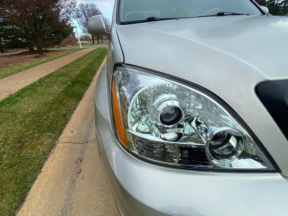 2004 Lexus GX 1st Gen - Image 25 of 31