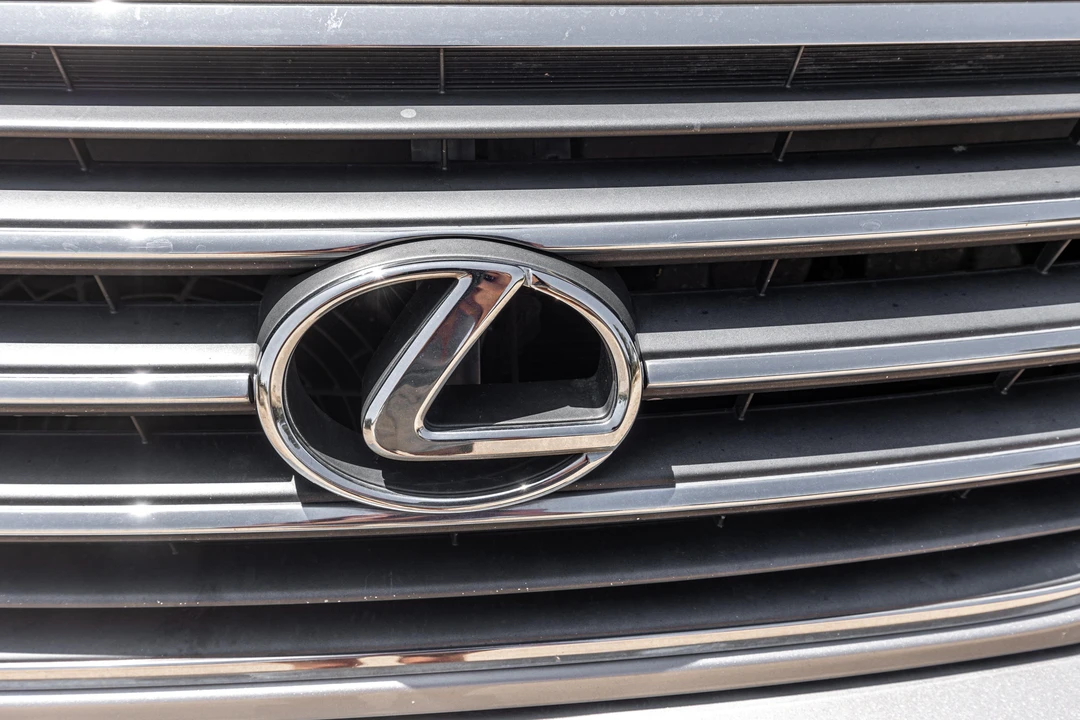 2004 Lexus GX 1st Gen - Image 26 of 31