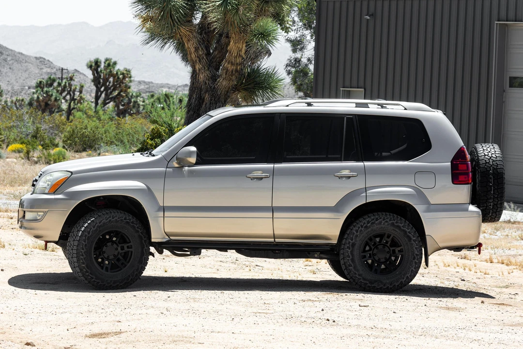 2004 Lexus GX 1st Gen - Image 3 of 31