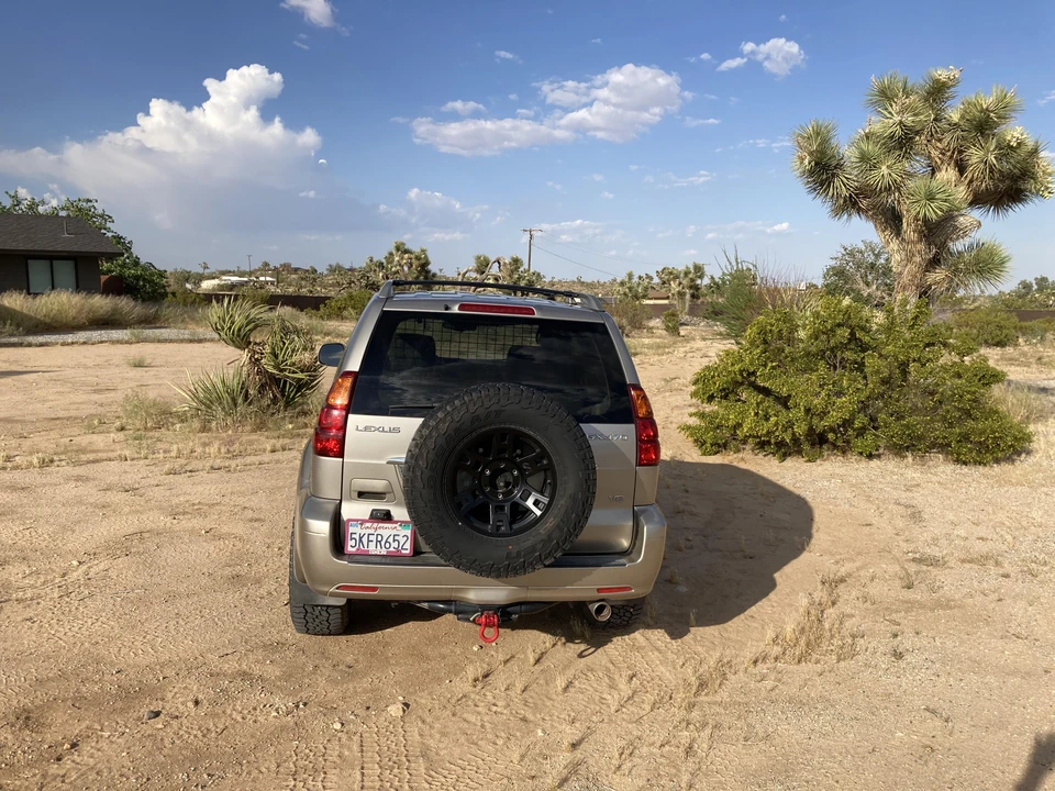 2004 Lexus GX 1st Gen - Image 13 of 31