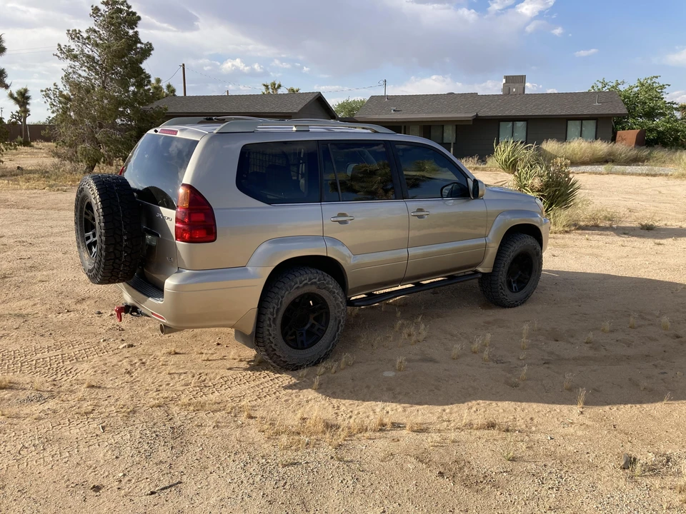 2004 Lexus GX 1st Gen - Image 17 of 31