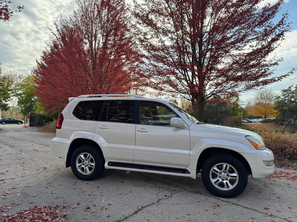 2004 Lexus GX 1st Gen - Image 15 of 31