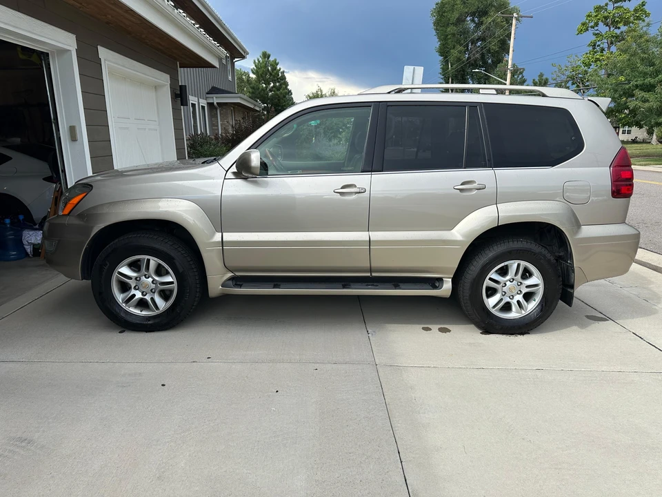 2004 Lexus GX 1st Gen - Image 8 of 31