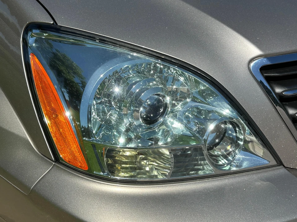 2004 Lexus GX 1st Gen - Image 15 of 31