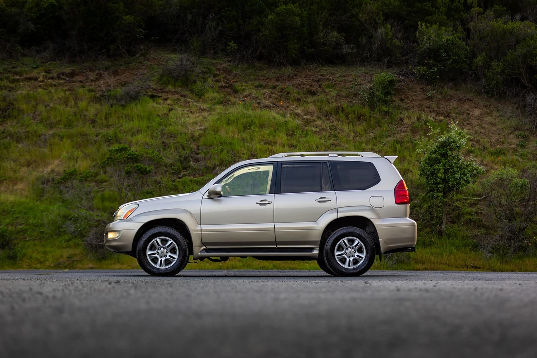 2004 Lexus GX 1st Gen - Image 12 of 31