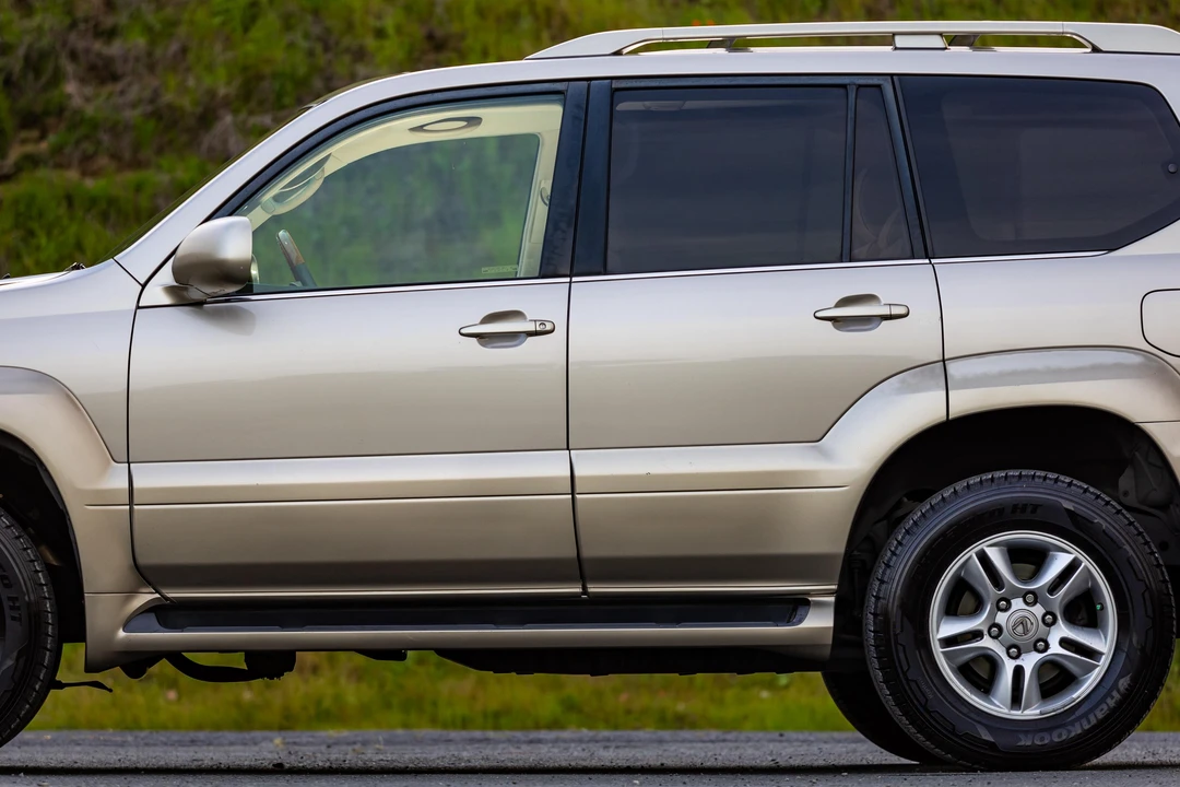 2004 Lexus GX 1st Gen - Image 29 of 31