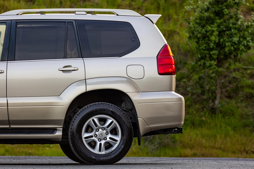 2004 Lexus GX 1st Gen - Image 30 of 31
