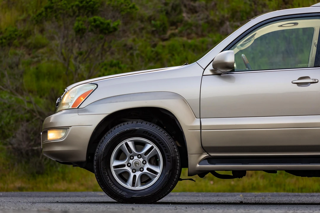 2004 Lexus GX 1st Gen - Image 28 of 31