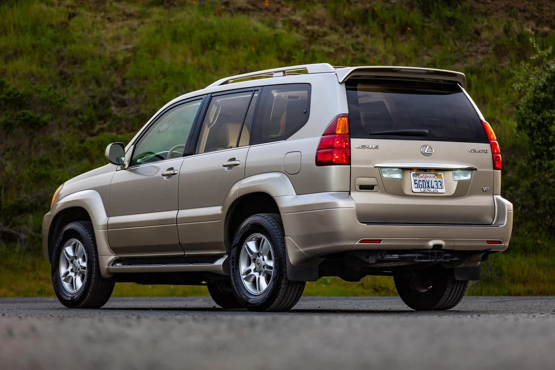 2004 Lexus GX 1st Gen - Image 15 of 31