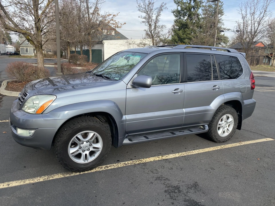 2004 Lexus GX 1st Gen - Image 8 of 31